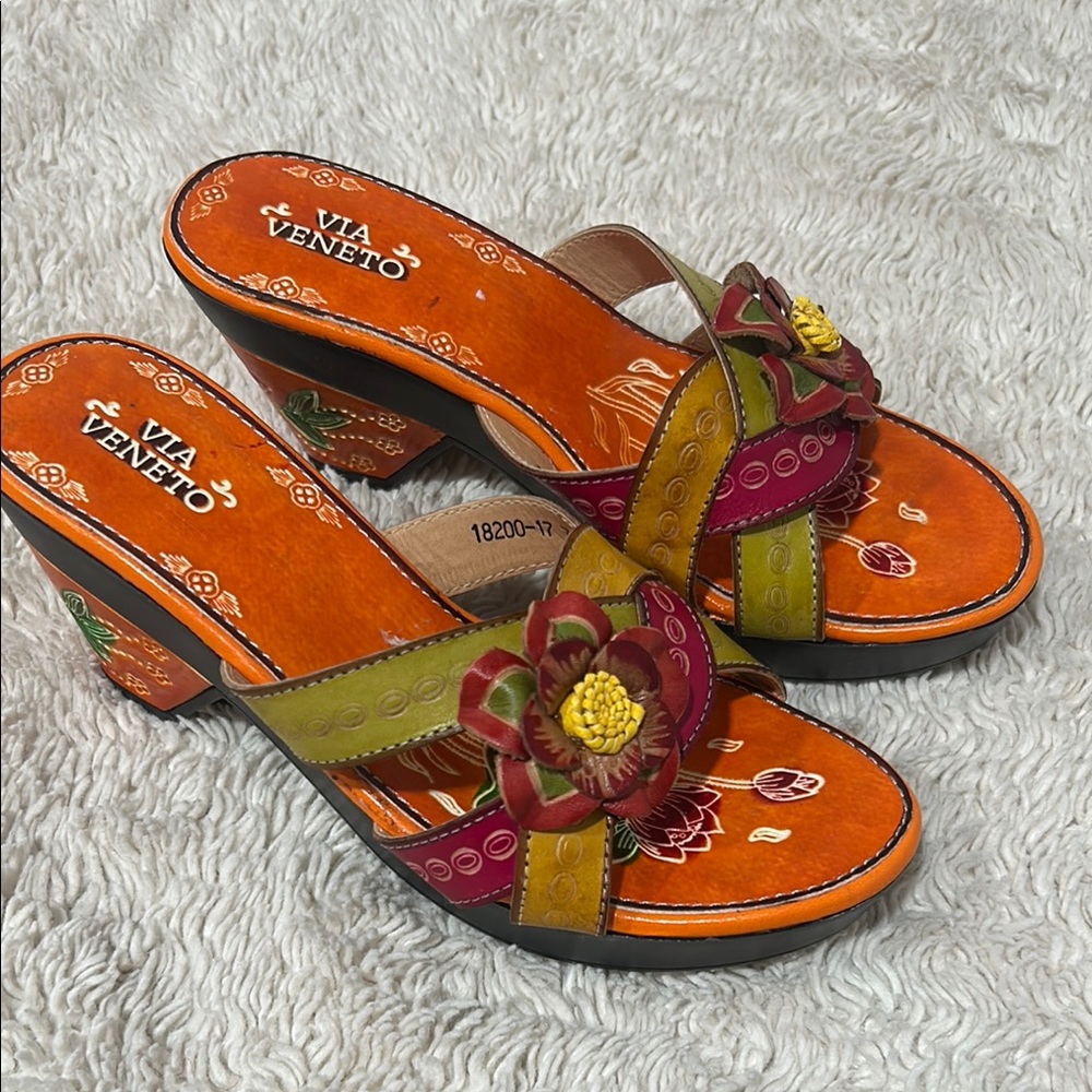 Via Veneto Women's Multicolor Sandals